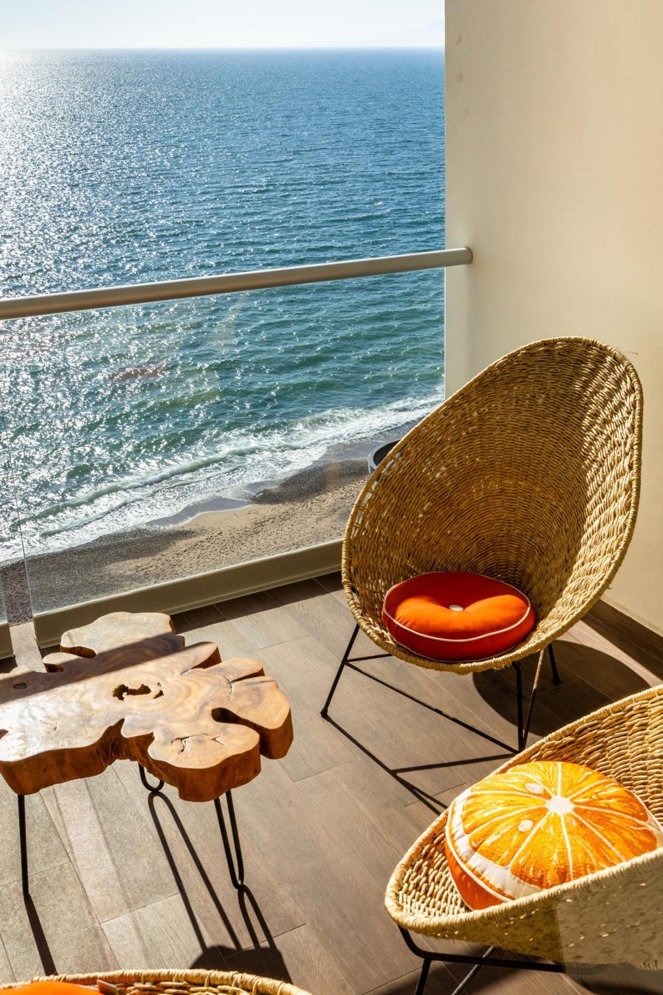 Harbor 13008A Artistic Beachfront Studio By Moikkarentals 푸에르토 발라타 외부 사진